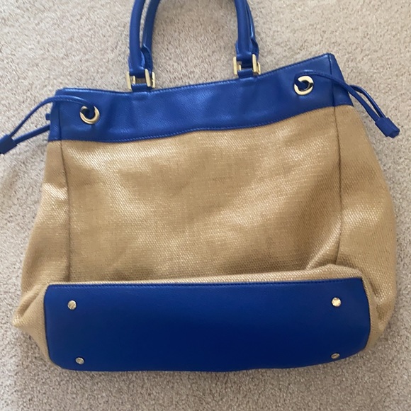 A Tory Burch purse - Picture 2 of 3